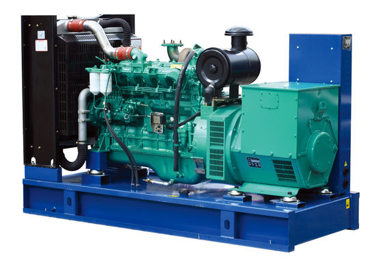 60hz 200 generadores diesel del kilovatio Cummins trifásicos con el sistema de la refrigeración por agua